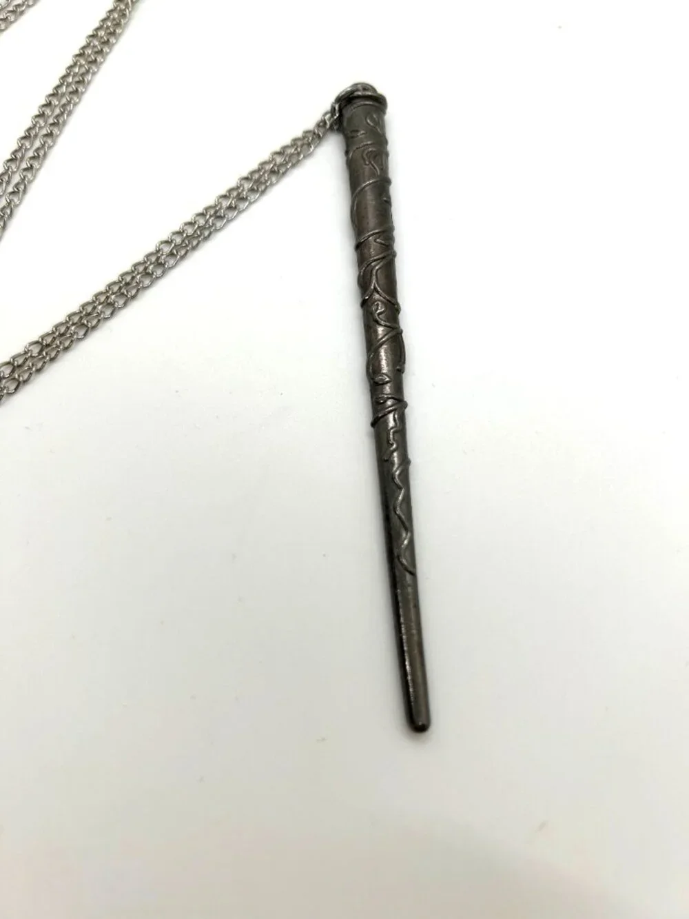 Magic Wand Necklace Silvertone Vine Leaf Pendant Wizard Witch Cosplay Costume